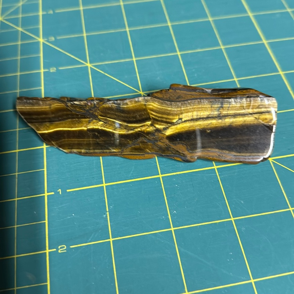 Tiger eye, Crystal